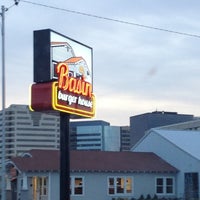 12/13/2012 tarihinde Tex E.ziyaretçi tarafından Basin Burger House'de çekilen fotoğraf
