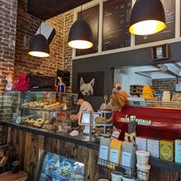 5/10/2023 tarihinde Danyziyaretçi tarafından The Lazy Llama Coffee Bar'de çekilen fotoğraf