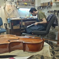 Photo taken at Atolye f luthier ahmet hakan kalkan by Çağatay Ş. on 4/6/2014