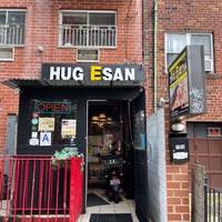 Foto tomada en Hug Esan NYC  por Luke C. el 7/1/2021