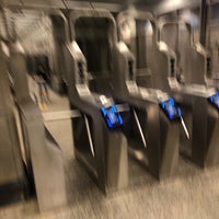Photo taken at MTA Subway - Lexington Ave/63rd St (F/Q) by Luke C. on 7/5/2023