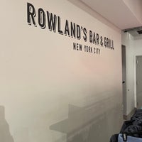 Foto tirada no(a) Rowland’s Bar &amp;amp; Grill por Luke C. em 2/9/2023