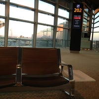 7/24/2013에 Kimberly E.님이 퀸 알리아 국제공항 (AMM)에서 찍은 사진