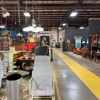 Das Foto wurde bei Hudson Antique and Vintage Warehouse von Rosie Mae am 9/21/2021 aufgenommen