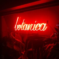 รูปภาพถ่ายที่ Botanica Bar โดย Rosie Mae เมื่อ 2/24/2020