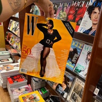 Foto tomada en Magazine Cafe  por Rosie Mae el 9/30/2022