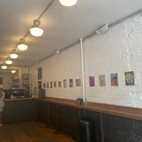 Foto diambil di Ninth Street Espresso oleh Rosie Mae pada 7/1/2022