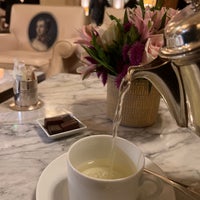 Photo taken at Restaurant Le Meurice Alain Ducasse by Lolo on 9/19/2022