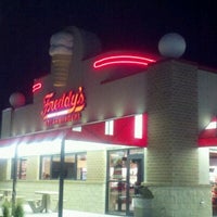 Photo taken at Freddy&amp;#39;s Frozen Custard &amp;amp; Steakburgers by Eric S. on 9/25/2012