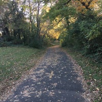 Photo taken at Mount Vernon Trail by Christoph T. on 11/3/2018