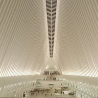 Das Foto wurde bei Westfield World Trade Center von Jin M. am 9/3/2016 aufgenommen