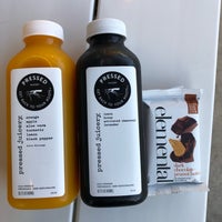 Photo taken at Pressed Juicery by Victoria M. on 5/26/2019