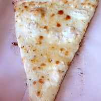 Foto tomada en Abbot&amp;#39;s Pizza Company  por Victoria M. el 2/2/2023