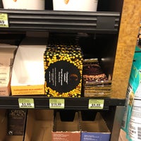 Photo taken at Lassens Natural Foods by Victoria M. on 5/11/2019
