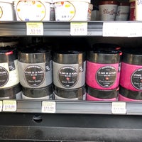 Photo taken at Lassen&amp;#39;s Natural Foods &amp;amp; Vitamins by Victoria M. on 6/15/2019