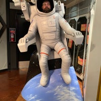 Photo taken at Guinness World Records Museum by Victoria M. on 11/17/2019