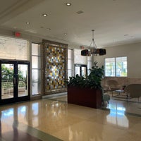 Foto diambil di The Tony Hotel South Beach oleh Tye W. pada 12/22/2022