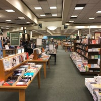 Photo taken at Barnes &amp;amp; Noble by Leonid C. on 3/5/2017