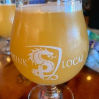 Foto scattata a House of Pendragon Brewing Co. da Lori B. il 7/28/2019