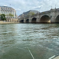 Photo taken at Les Vedettes du Pont Neuf by 昼寝 on 4/26/2023