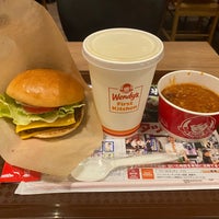 Photo taken at Wendy&amp;#39;s First Kitchen by 昼寝 on 8/21/2022