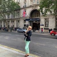Photo taken at The Grand at Trafalgar Square by Юлия M. on 8/13/2019