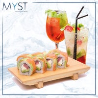 7/24/2016 tarihinde Myst Sushi Lounge &amp;amp; Deliveryziyaretçi tarafından Myst Sushi Lounge &amp;amp; Delivery'de çekilen fotoğraf