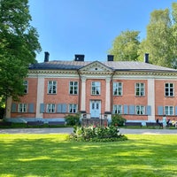 Photo taken at Kulosaaren Kartano by Aapo S. on 6/18/2021