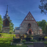 Photo taken at Pyhän Laurin kirkko - Helsingin pitäjän kirkko by Aapo S. on 5/24/2018