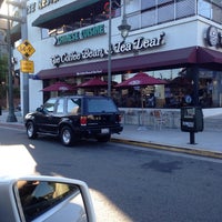 Foto tomada en The Coffee Bean &amp;amp; Tea Leaf  por Kirill P. el 8/18/2013