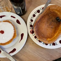 Photo taken at The Old Original Bakewell Pudding Shop by D C. on 12/19/2021