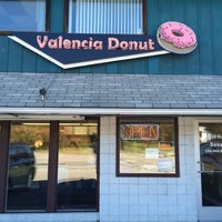 Photo taken at Valencia Donut Co. by Perry D. on 10/11/2014