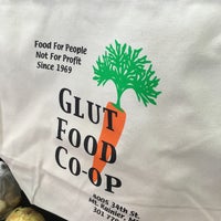 Photo taken at Glut Food Co-op by Tobi D. on 7/15/2016