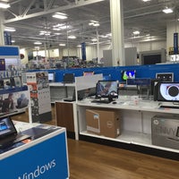 Photo taken at Best Buy by Armando A. on 6/24/2016