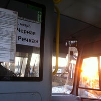Photo taken at Бесплатный автобус в ТРК «Питерлэнд» by Илья К. on 12/18/2012