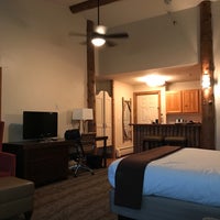 Foto diambil di The Lodge at Breckenridge oleh Alicia C. pada 8/31/2017