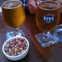 รูปภาพถ่ายที่ Şişman Efes Pub โดย SAVAŞ K. เมื่อ 4/29/2013