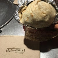 Photo taken at Chipotle Mexican Grill by Mariauxy C. on 1/29/2016