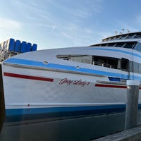 Das Foto wurde bei Hy-Line Cruises Ferry Terminal (Hyannis) von Beverly D. am 5/12/2023 aufgenommen
