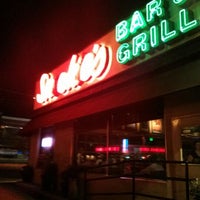 Photo prise au Snookie&amp;#39;s Bar &amp;amp; Grill par Ben G. le12/18/2012
