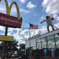 Photo taken at McDonald&amp;#39;s by PH . on 9/18/2017