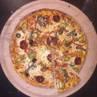 Снимок сделан в On/On Pizza &amp;amp; Sandwich пользователем Firat E. 10/21/2017
