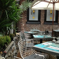 Foto tomada en Wine:30  por Aliza S. el 6/26/2013