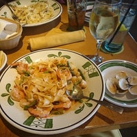 Photo taken at Olive Garden by Omar R. on 2/24/2015