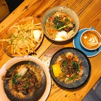 1/21/2018 tarihinde Janice K.ziyaretçi tarafından Stateland Asian-Fusion Cafe'de çekilen fotoğraf