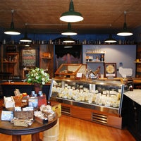 Foto tirada no(a) Bimi&amp;#39;s Cheese Shop por Bimi&amp;#39;s Cheese Shop em 7/27/2016