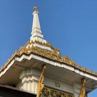 Photo taken at Wat Phra Si Mahathat by Bo A. on 4/20/2024