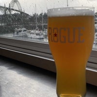 Photo taken at Rogue Ales Brewer&amp;#39;s on the Bay by Richard S. on 4/3/2023