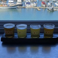 Photo taken at Rogue Ales Brewer&amp;#39;s on the Bay by Richard S. on 4/5/2022