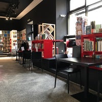 Photo prise au MiTo art café books par Val P. le10/13/2016